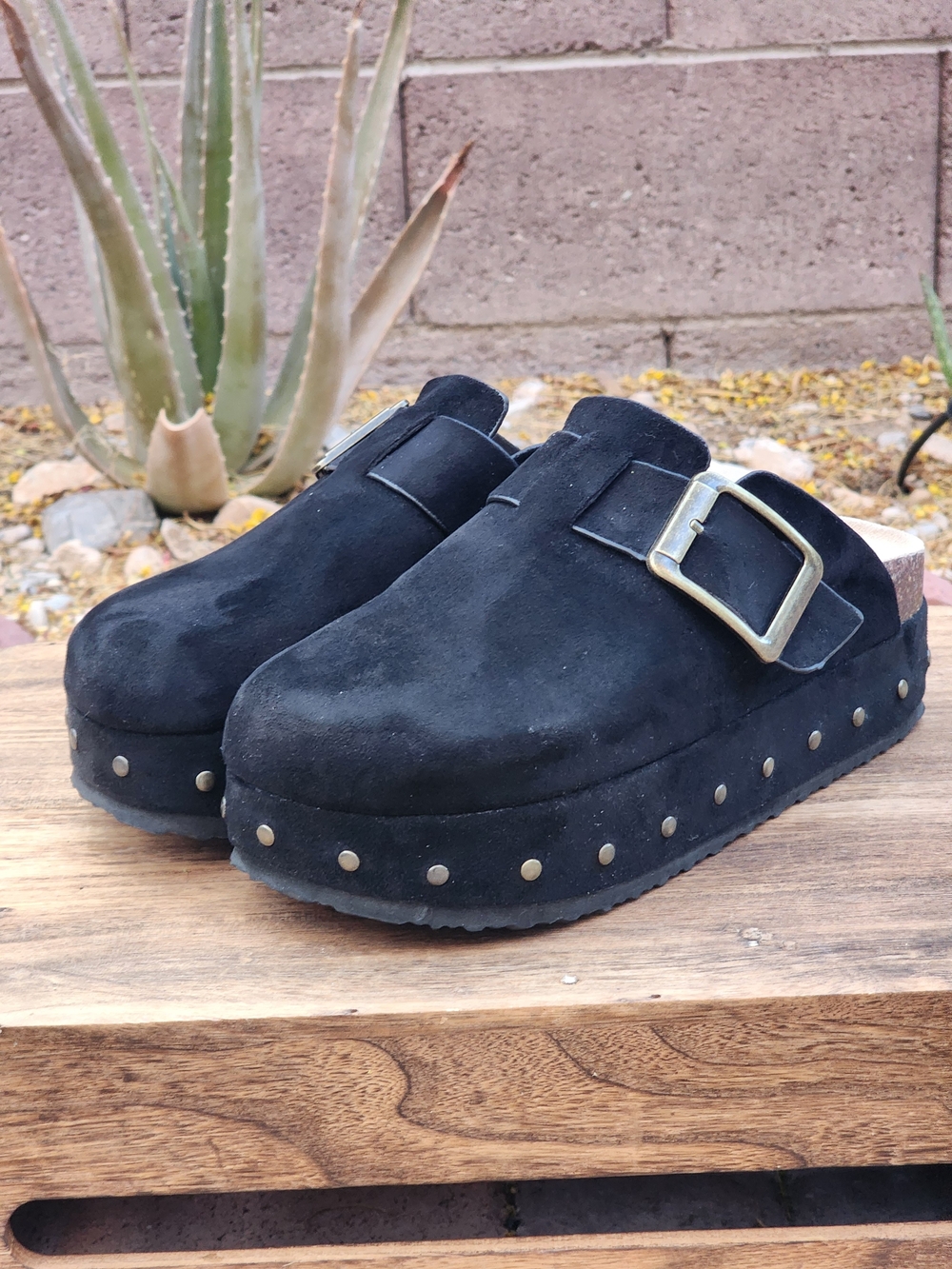 Madden Girl Women's Luna Black Suede Platform Slip-On Clogs Mule Size 6 - Picture 8 of 11